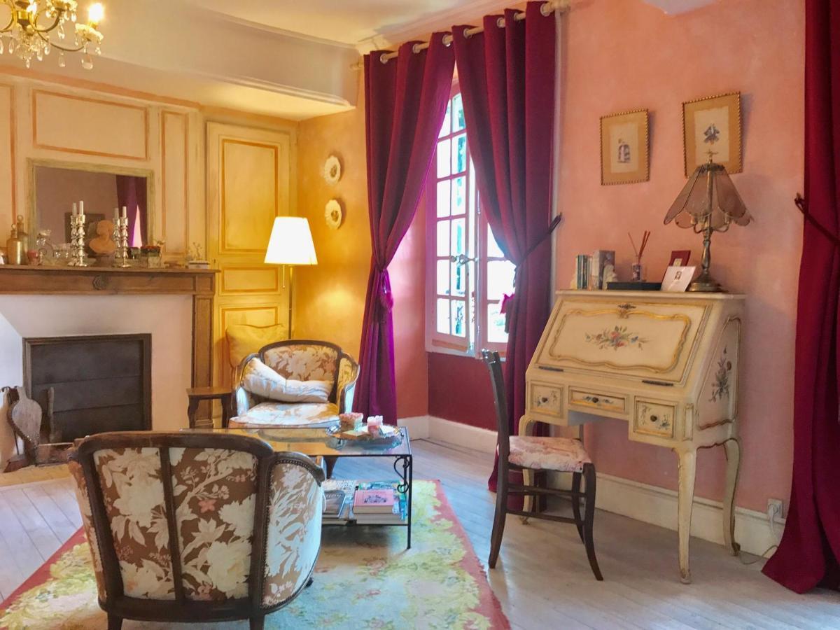 Maison Marthe B & B Saint-Sauveur-en-Puisaye Buitenkant foto