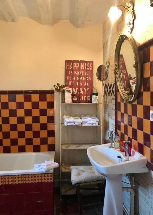 Maison Marthe B & B Saint-Sauveur-en-Puisaye Buitenkant foto