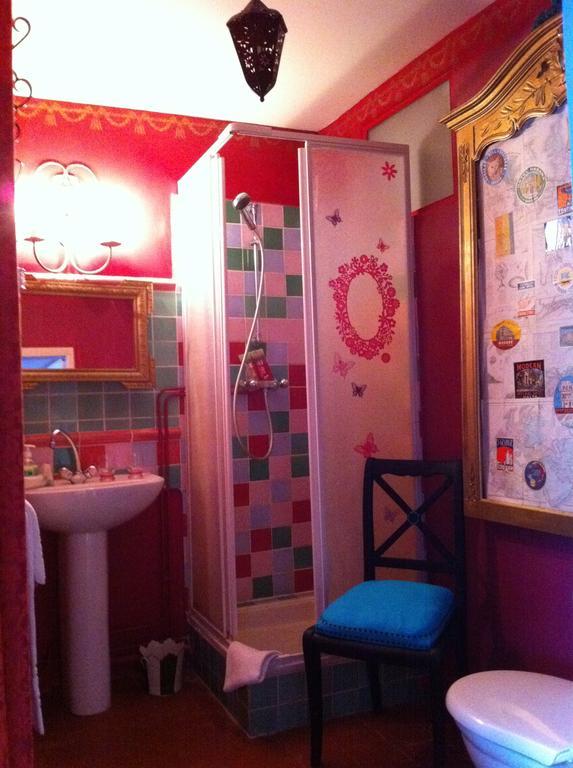 Maison Marthe B & B Saint-Sauveur-en-Puisaye Kamer foto